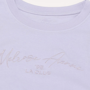 Proveedor de Camisetas Bordadas para Mujer, Camiseta de Algodón Resistente con Elegante Patrón Bordado, Ideal para Marcas de Ropa y Pedidos al por Mayor - Product Image 5