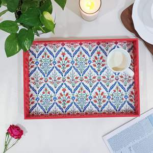 Plateau de service rectangulaire en bois de couleur rouge classique, design imprimé, qualité supérieure, durable, plateau à dessert en bois brillant pour les collations - Product Image 6