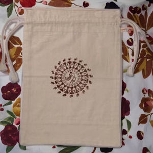 ถุงเก็บรองเท้า STUDIO-N พรีเมียม ผ้าฝ้าย 100% ลายพิมพ์ส้นรองเท้าสุดเก๋ |   ถุงคลุมกันฝุ่นแบบมีเชือกผูก ใช้ซ้ำได้ ทนทาน เป็นมิตรกับสิ่งแวดล้อม - Product Image 3