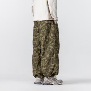 <span class=keywords><strong>Pantaloni</strong></span> Cargo Unisex Mimetici per Esterni, Impermeabili in Tessuto Ripstop, Vestibilità Ampia <span class=keywords><strong>con</strong></span> Tasche Multiple e Design <span class=keywords><strong>con</strong></span> Orlo Regolabile - Product Image 2