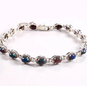 Pulsera con Dije de Ópalo Negro en Plata de Ley con Baño de Oro Blanco, Joyería de Lujo para Mujer - Regalo de Aniversario y Boda - Product Image 3