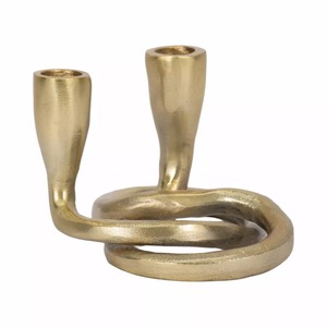 Porte-bougie double en métal durable au design torsadé pour la décoration de la maison - Product Image 1