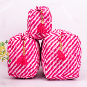 Ensemble de trousses de maquillage matelassées à imprimé floral, réutilisables, écologiques, grande capacité, portables, en coton, avec fermeture éclair - Product Image 1