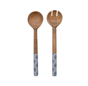 Cuchara de servir de madera de olivo orgánica ecológica con elegante diseño impreso en el mango para uso en la mesa a un precio inmejorable. - Product Image 2