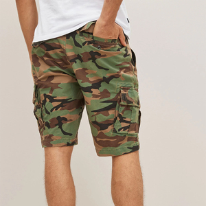 Pantalones cortos cargo de camuflaje para hombre, cintura media, cierre de botones, estilo casual con bolsillos, diseño transpirable de moda, pantalones cortos cargo para senderismo - Product Image 4
