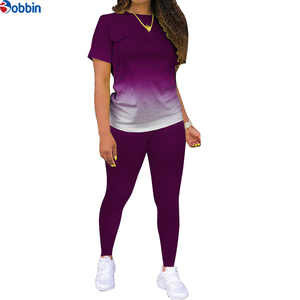 Conjunto Deportivo Personalizado de Verano para Mujer, Degradado Morado, Top de Manga Corta con Cuello Redondo y Leggings Largos, Casual para Todas las Temporadas - Product Image 1