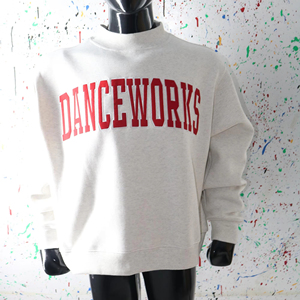 เสื้อสเวตเชิ้ตคอเต่าสีเทา DANCEWORKS แต่งลายปักสีแดง 100% ด้วยด้ายคุณภาพสูง - Product Image 1