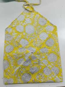 Protège-cahier A5 en coton jaune à motifs floraux, fait main, style foulard carré, pour usage quotidien - Product Image 1