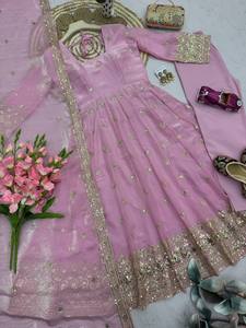 Traje Anarkali Rosa Bordado, Largo Hasta el Suelo, Ropa Tradicional India y Pakistaní para Bodas, Corte Holgado para Mujer, Manga Larga, Seda - Product Image 4