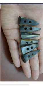 Boutons et fermoirs authentiques faits à la main en corne de buffle naturelle, écologiques, avec motifs croix et fleurs, style moderne - Product Image 2