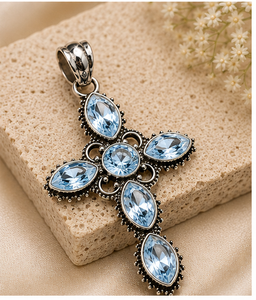 Colgante de Cruz de Topacio Azul Natural, Collar de Cruz de Plata de Ley, Joyería de Topacio Azul con Corte Marquesa, Colgante Religioso de Estilo Vintage - Product Image 1
