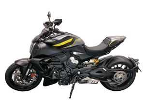 Meilleure Offre 2026 Diavel V4 1 158 cm³ 300 km/h Jaune Fumé Moto Sportive Essence 6 Vitesses Prête à l'Exportation Immédiate - Product Image 3
