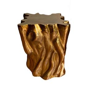 Table d'appoint en forme de souche d'arbre dorée, pièce décorative contemporaine pour salon ou chambre à coucher - Product Image 3