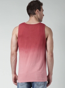 Camiseta sin mangas roja estampada para hombre, cuello redondo, informal, de algodón transpirable, con logo frontal tejido - Product Image 4