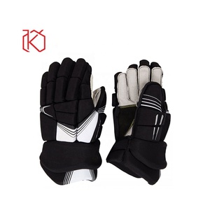 Gants de hockey sur glace AeroGuard XT Protection légère avec rembourrage en mousse respirante et protège-pouce renforcé - Product Image 1