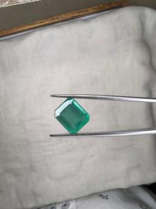 Pierre précieuse en vrac de 4,83 ct, véritable beryle vert d'origine Zambienne, taille octogonale à facettes, vente en gros - Product Image 1