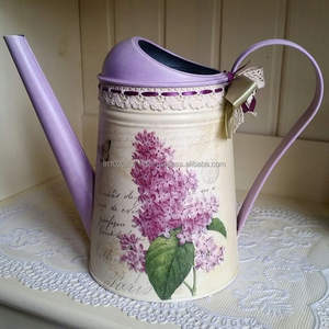 Bidon d'eau en acier galvanisé robuste avec un élégant motif floral en émail peint à la main idéal pour la décoration de jardin rustique de ferme - Product Image 6