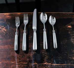 Ensemble de couverts en acier inoxydable artisanal, 5 pièces, couverts vintage avec design artisanal ciselé à la main pour une table élégante - Product Image 2