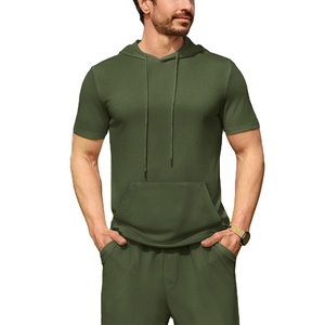 Ensemble 2 pièces pour homme : sweat à capuche et short – Tenue d'été moderne et légère pour le sport et le streetwear – Tissu respirant pour la gym et les activités sportives - Product Image 1