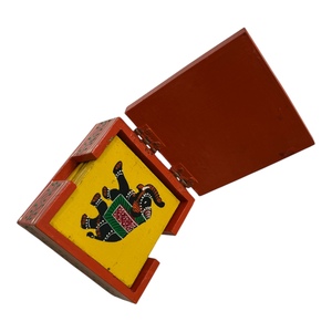 Sous-verres carrés en bois faits à la main avec motif floral peint, art populaire, décoration intérieure, couleur bleue - Product Image 2