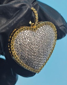 Colgante con forma de corazón, estilo hip hop, con incrustaciones de moissanita, para mujer, de plata 925, ideal para regalo de cumpleaños. - Product Image 5