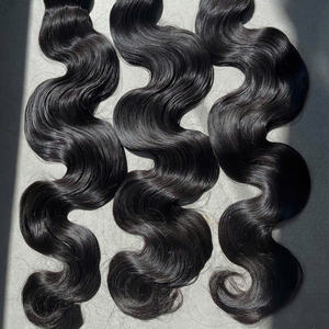 Extensions de cheveux vierges bruts ondulés, double trame, commande en gros, style vague naturelle - Product Image 1
