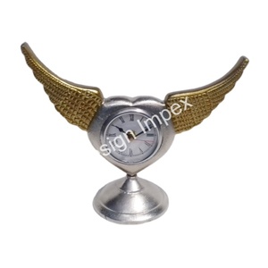 Reloj de Escritorio de Lujo Estilo Alas Doradas, Reloj de Mesa Decorativo con Base en Forma de Corazón, Reloj Despertador Decorativo para Habitación, Artículos de Regalo Novedosos - Product Image 1