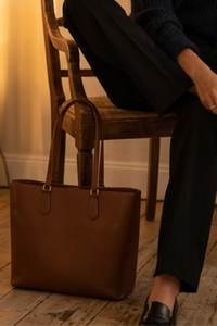 Bolsa de Mano de Cuero Resistente para Uso en la Oficina - Product Image 3