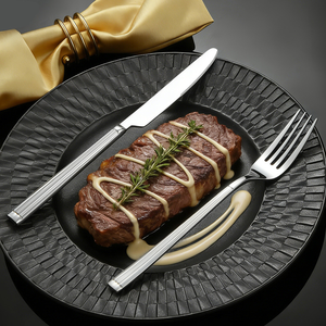 Juego de Cubiertos de Acero Inoxidable Dorado con Cuchillo, Tenedor y Cuchara, Acabado Pulido Espejo, Colección de Cubiertos Modernos de Lujo para Mesa de Comedor - Product Image 3