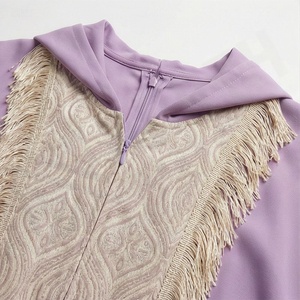 Vente en gros : Robe islamique Abaya personnalisée en mousseline pour femme, modeste, grande taille, Thobe Thawb, col en V perlé, longueur cheville, haute qualité - Product Image 4