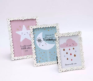 กรอบรูปโลหะหรูหรา ตกแต่งสวยงามสำหรับตั้งโชว์บนโต๊ะ สำหรับตกแต่งบ้าน โดย Tradebyd - Product Image 2