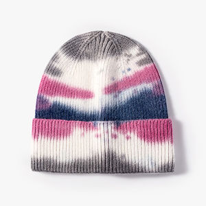 Vente en gros de bonnets en tricot uni 100% acrylique, chauds pour l'hiver, personnalisables, colorés, tie-dye, unisexes, de haute qualité - Product Image 6