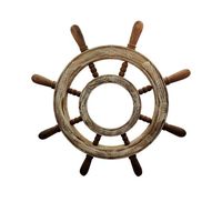 Volant de bateau en bois, héritage océanique, accent décoratif conçu pour enrichir les thèmes nautiques de la maison avec un style décoratif côtier distingué