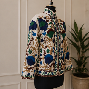 Veste en velours de coton Suzani crème d'inspiration vintage pour femme, broderie florale multicolore, manteau de caractère, fournisseur en gros - Product Image 4