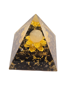 Pyramide pour l'énergie positive, pyramide florale en tourmaline noire orgone avec sphère de cristal pour la guérison des chakras chez Amayra Crystals - Product Image 3