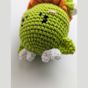 JNC Macramé, Peluche de Dinosaurio Verde Suave, Hecho a Mano con Hilo de Algodón y Poliéster - Product Image 3