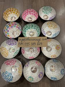 Cuenco de Coco con Laca Vibrante - Incrustaciones de Perla Iridiscente - Arte Artesanal Vietnamita Exótico - Product Image 4