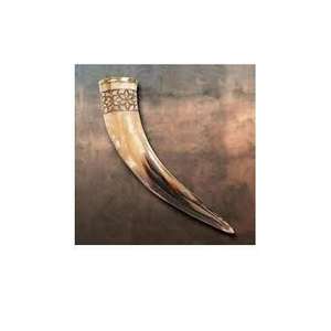 Jarra de Cerveza Vikinga Hecha a Mano con Cuerno de Búfalo, Forma de Campana de Latón Natural Pulido con Borde Dorado, Diseño Nórdico Tradicional, Venta al Por Mayor - Product Image 2