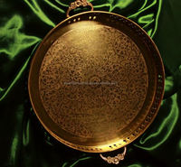 Plateau de service rond en laiton poli Regal avec poignées - Design moderne et durable, couleur naturelle, taille personnalisable, artisanat, décoration intérieure