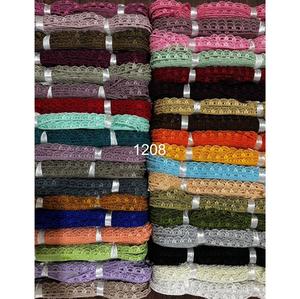 ลูกไม้ฝ้ายพรีเมียมสำหรับขาย ผลิตในอินเดีย ลูกไม้ปักลายผ้าฝ้ายผสมโพลีเอสเตอร์ สำหรับตกแต่งขอบผ้าส่าหรี ผ้าคลุมไหล่ ใช้สำหรับตกแต่งขอบเสื้อผ้า ทันสมัย - Product Image 1