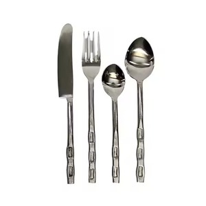 Juego de Cubiertos Metálicos Decorativos para Banquetes Elegantes, Restaurantes y Decoración de Comedores en el Hogar - Product Image 1