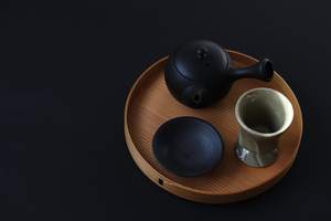 ถาดไม้ซีดาร์ญี่ปุ่นแท้ ขนาด 24 ซม. งานศิลปะทำมือจากไม้ชิซู ถาดเสิร์ฟทรงกลมเคลือบน้ำมัน ถาดน้ำชาไม้สไตล์วาบิซาบิ ญี่ปุ่น-แคนดี้ - Product Image 6