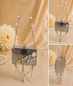 Nuevo Mini Bolso de Mano con Diseño Kundan en Metal Chapado en Oro, con Correa de Cadena, Hecho a Mano, Estilo Étnico, para Bodas y Fiestas, F S INTERNATIONAL - Product Image 1