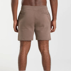 Shorts de sport pour hommes en polyester hautement élastique, avec logo personnalisé, pour la course à pied, la gym et les activités sportives. - Product Image 4