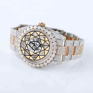 Reloj de Diamantes de Laboratorio con Diseño de Espinas, Correa de Acero Inoxidable, Completamente Cubierto de Diamantes, Movimiento de Cuarzo - Product Image 1