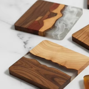 Sous-verres décoratifs en résine artistique et bois massif, tapis et dessous de plat personnalisés avec fonction isolante - Product Image 1