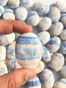 Wholesale Natural Blue Scheelite Palmstone Turkey Carved Metaphysical Gemstone for Home Decor Meditation Souvenir Style <b>Mascot</b> - Product Image 3