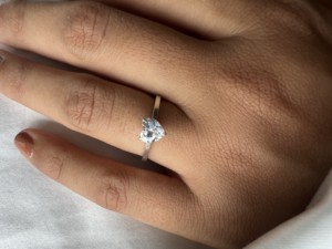 Anillo de Moissanita de Corte Ovalado para Mujer, Anillo de Compromiso Solitario con Banda Trenzada, Oro Blanco de 14K/18K, Estilo Diamante, Joyería Minimalista - Product Image 2