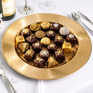 Petite assiette de service en acier inoxydable poli pour des dîners élégants, des événements prestigieux et les présentations de tables de mariage - Product Image 2