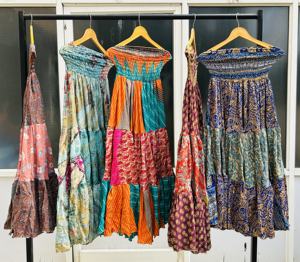 Falda de baile española de talla grande con cintura fruncida y patchwork bohemio - Falda acampanada de seda india tradicional Banjara - Product Image 4